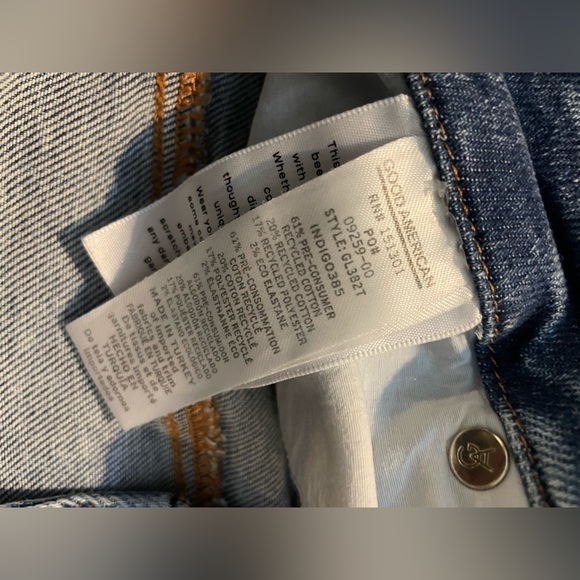 Good American Jeans - Picture 5 of 6
